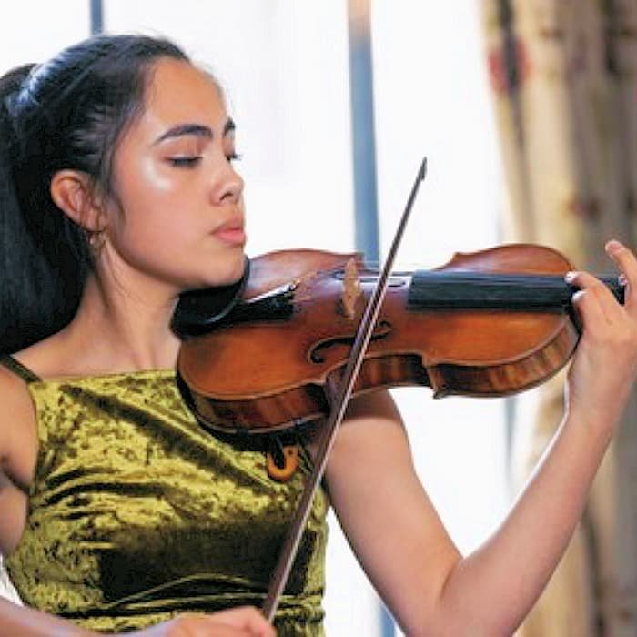 Teagan Craggs (solo violin)